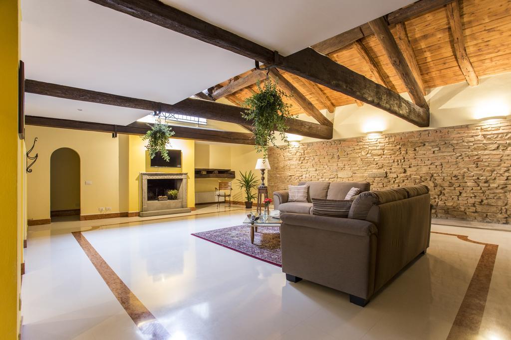 Residenza Bianconcini Bed & Breakfast Bolonya Oda fotoğraf